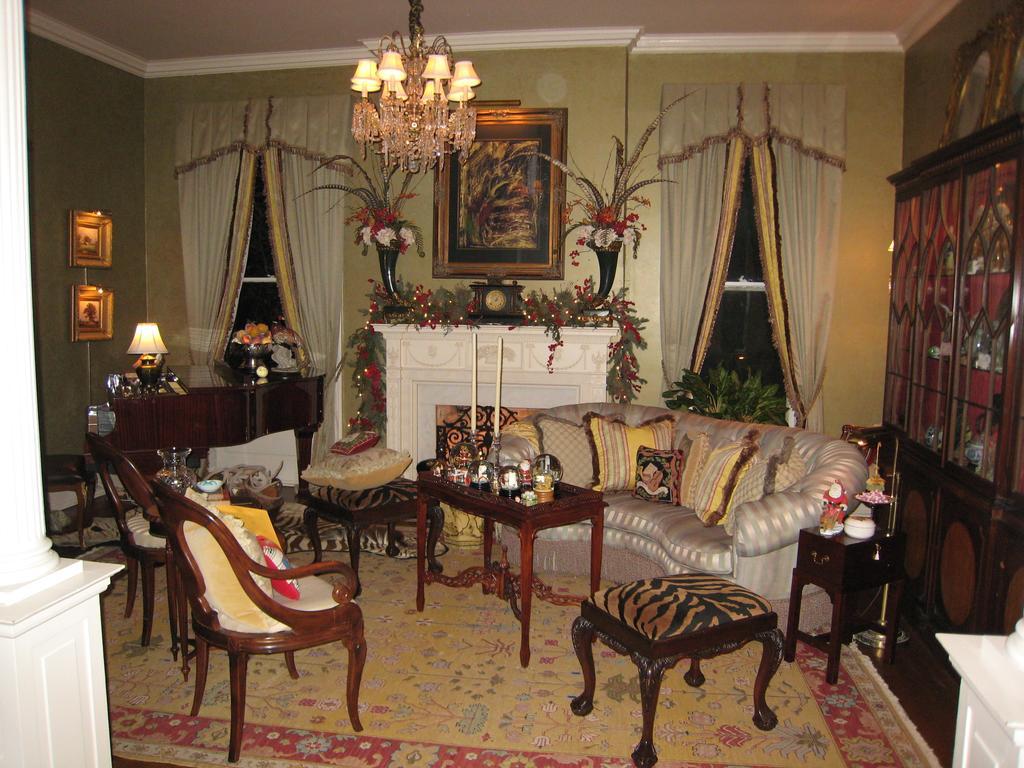 Belle Oaks Inn Gonzales Экстерьер фото