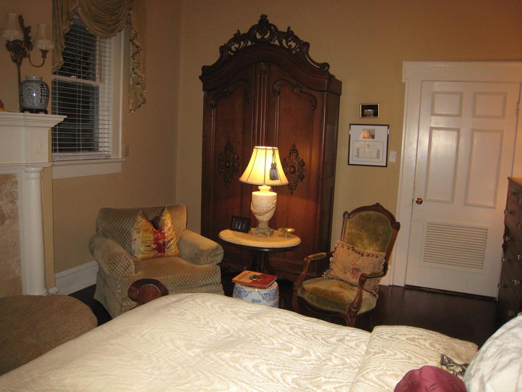 Belle Oaks Inn Gonzales Экстерьер фото